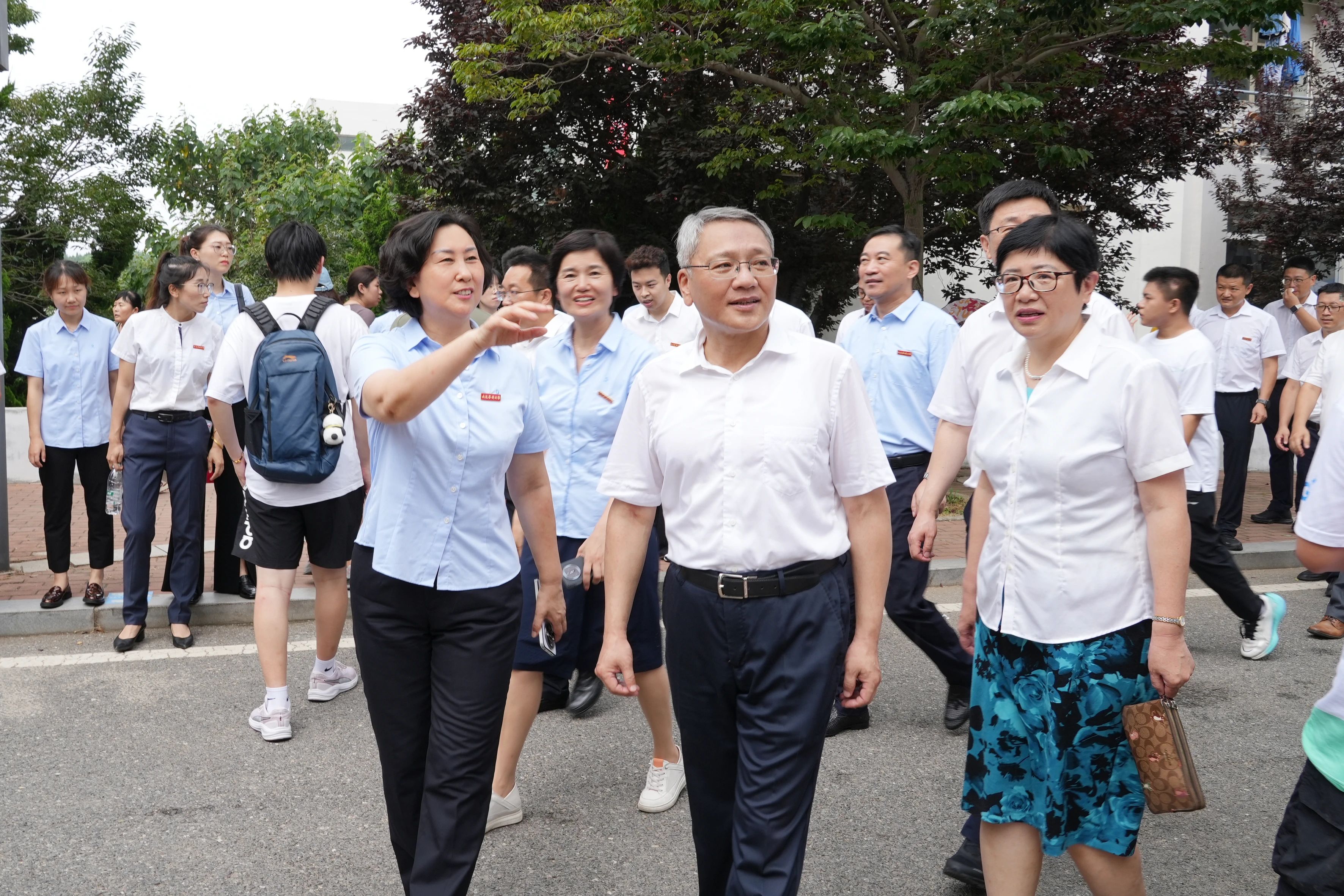 大医二院热烈迎接2024级新生，展开特色迎新活动